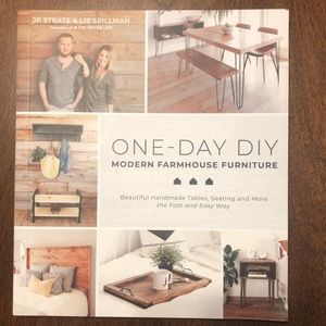 One Day DIY Modern Farmhouse Furniture- paperback